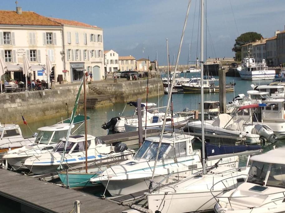 Eole, Idealement Situe Sur Le Port De St Martin De Re Saint-Martin-de-Ré Exterior photo