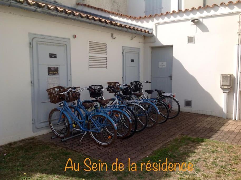Eole, Idealement Situe Sur Le Port De St Martin De Re Saint-Martin-de-Ré Exterior photo