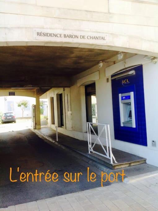 Eole, Idealement Situe Sur Le Port De St Martin De Re Saint-Martin-de-Ré Exterior photo